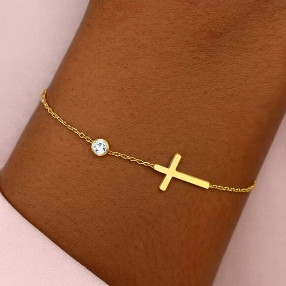 "Everly" Cross Bracelet - Picture 1 of 1